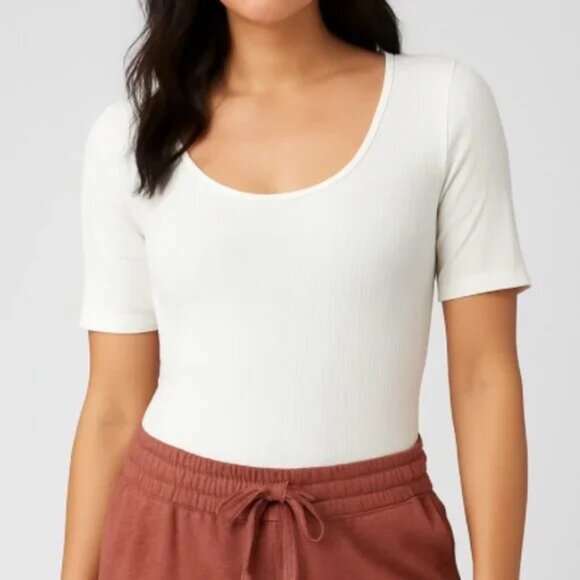 Elodie Tops - Elodie White Ribbed Short Sleeve Fitted Crewneck Bodysuit, size Large
